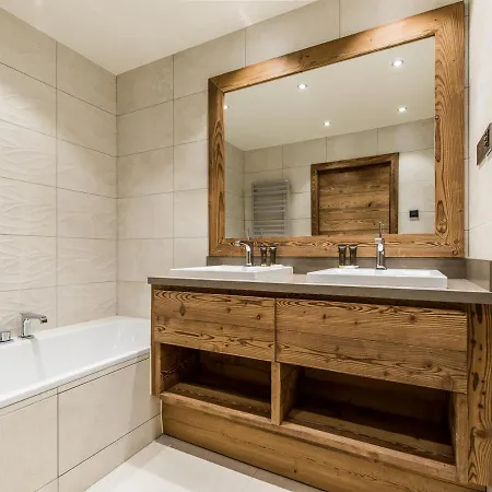 Apartment De Luxe Avec Cheminee, Jacuzzi Et Hammam, Skis Aux Pieds - Meribel - Fr-1-613-84